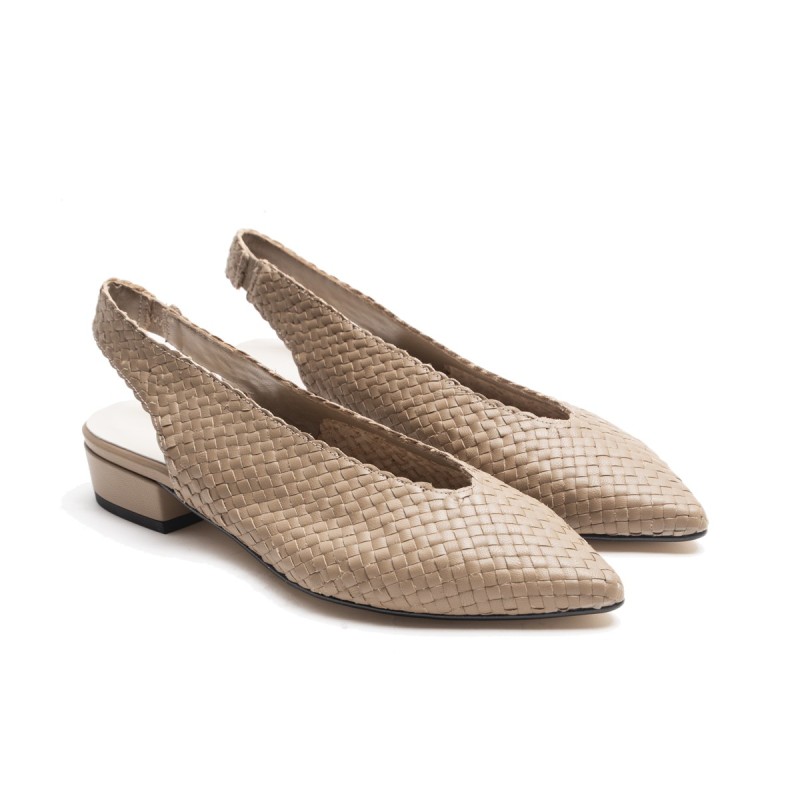 Slingback shoes in beige woven Slingback shoes in beige woven