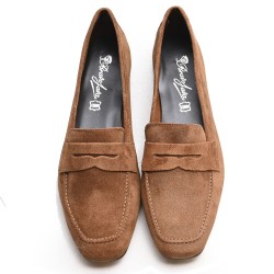Mocasín antifaz en serraje negro. Piso cuerolite tapa